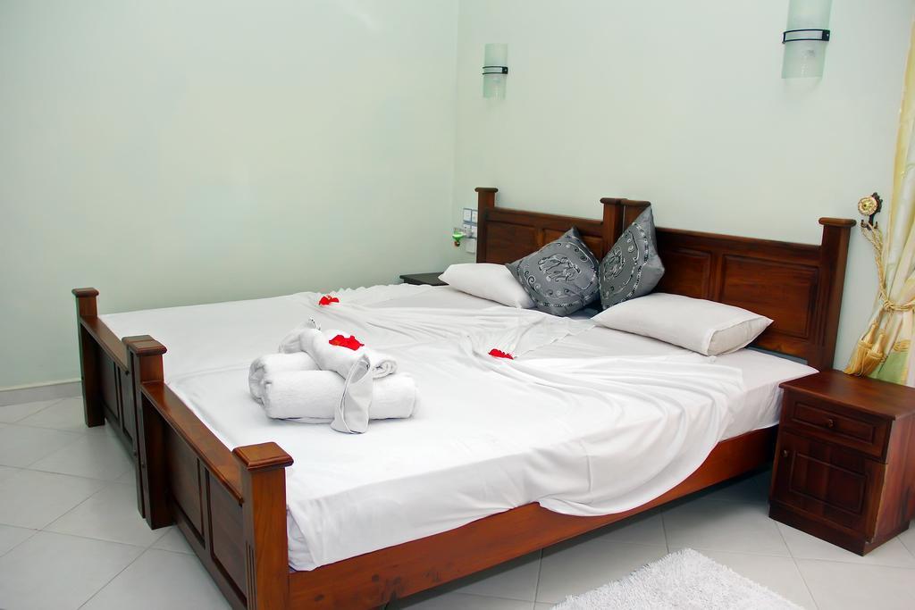 Methira Villa Aluthgama Zimmer foto